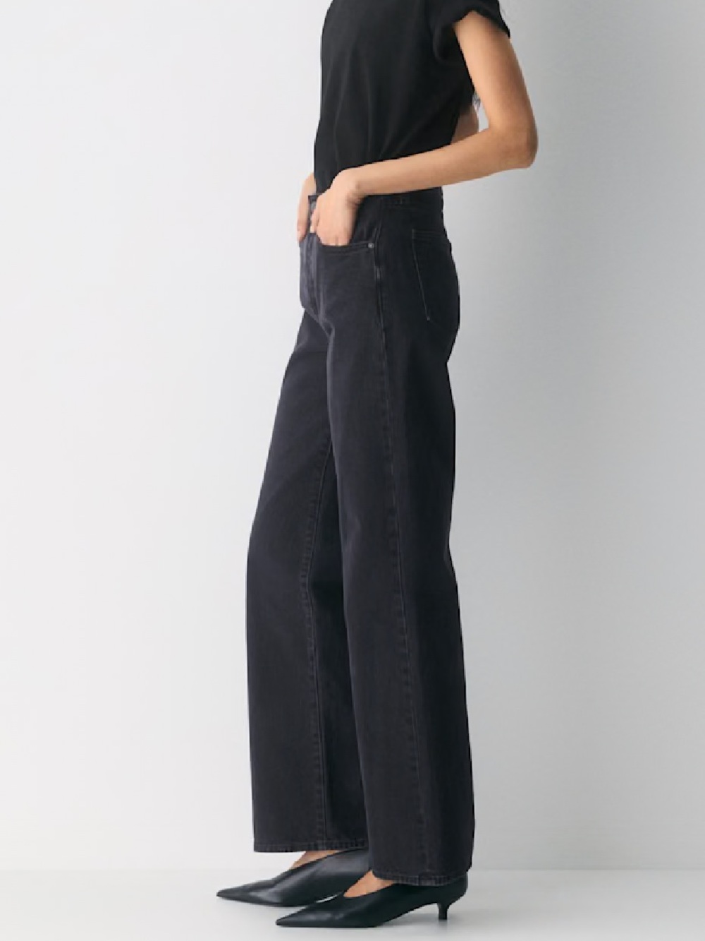 Aritzia Denim Forum The Farrah Hi-Rise Wide Jean Size 30